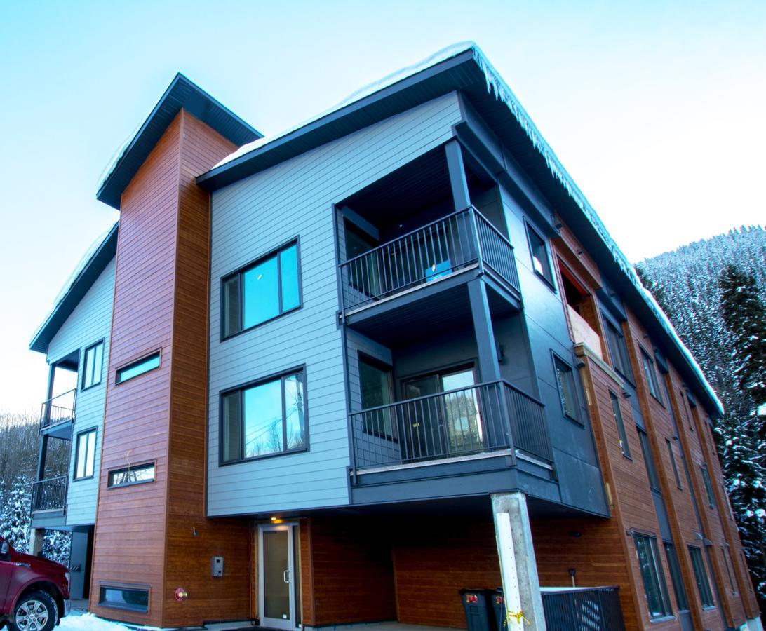 The Burfield Hotell Sun Peaks Exteriör bild