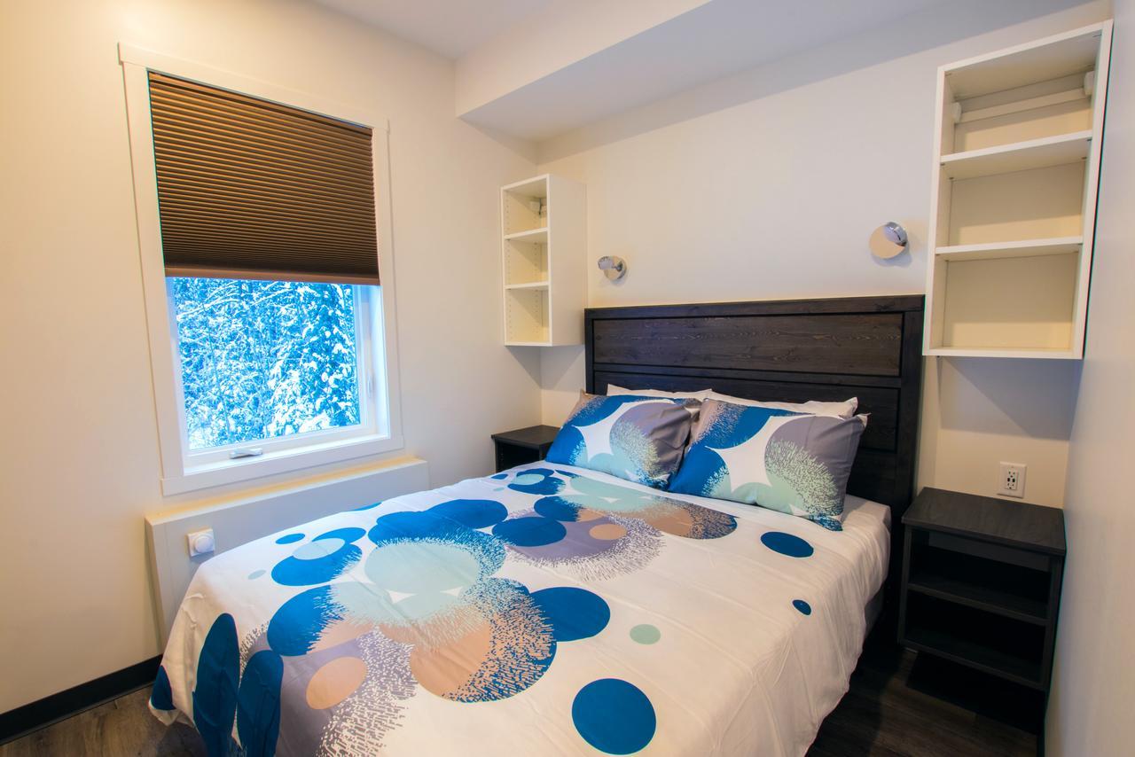 The Burfield Hotell Sun Peaks Exteriör bild