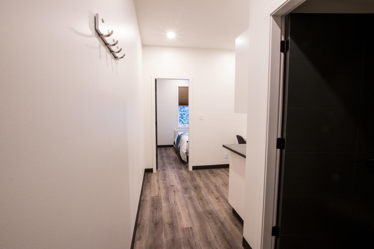 The Burfield Hotell Sun Peaks Exteriör bild