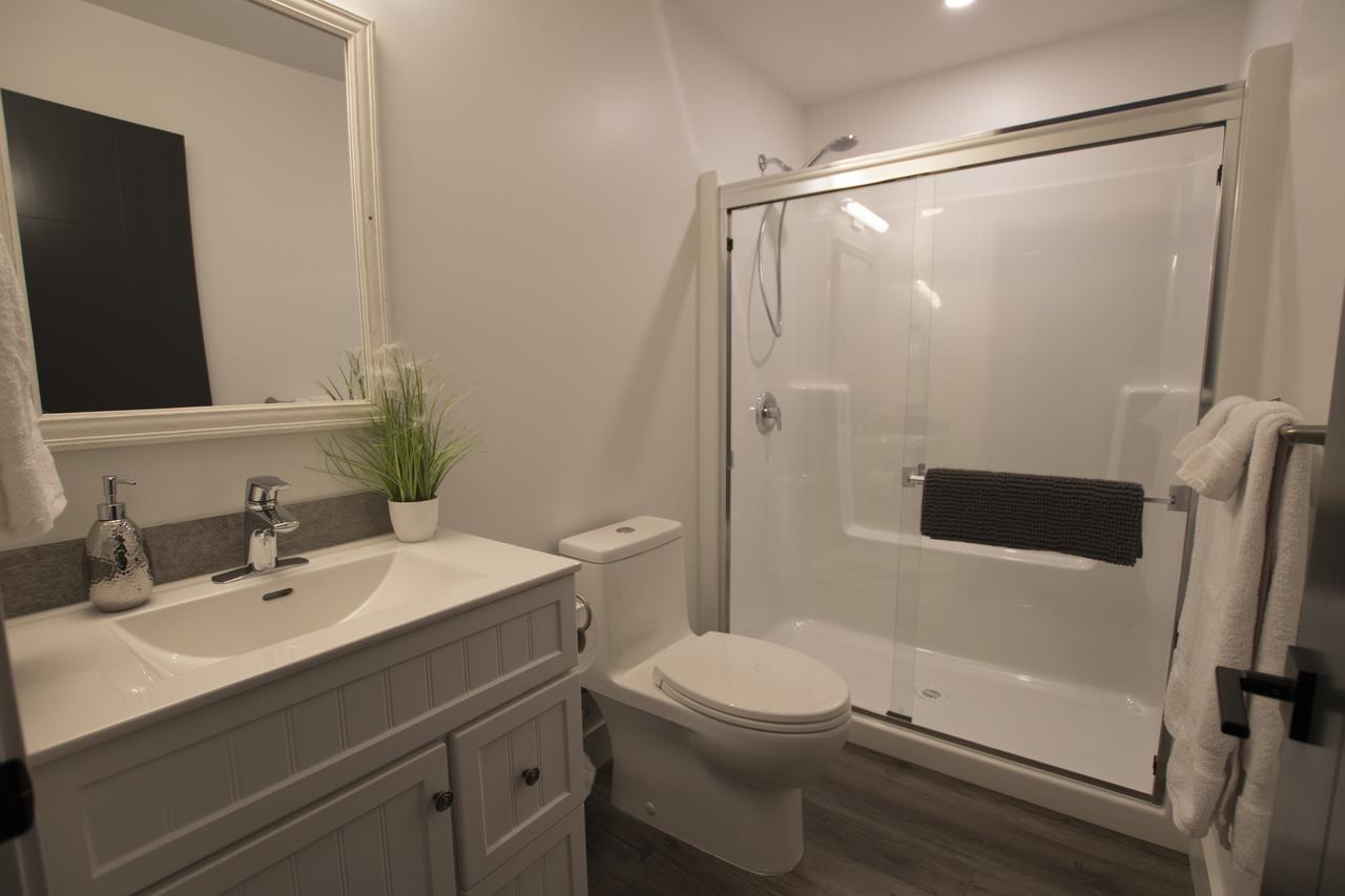 The Burfield Hotell Sun Peaks Exteriör bild