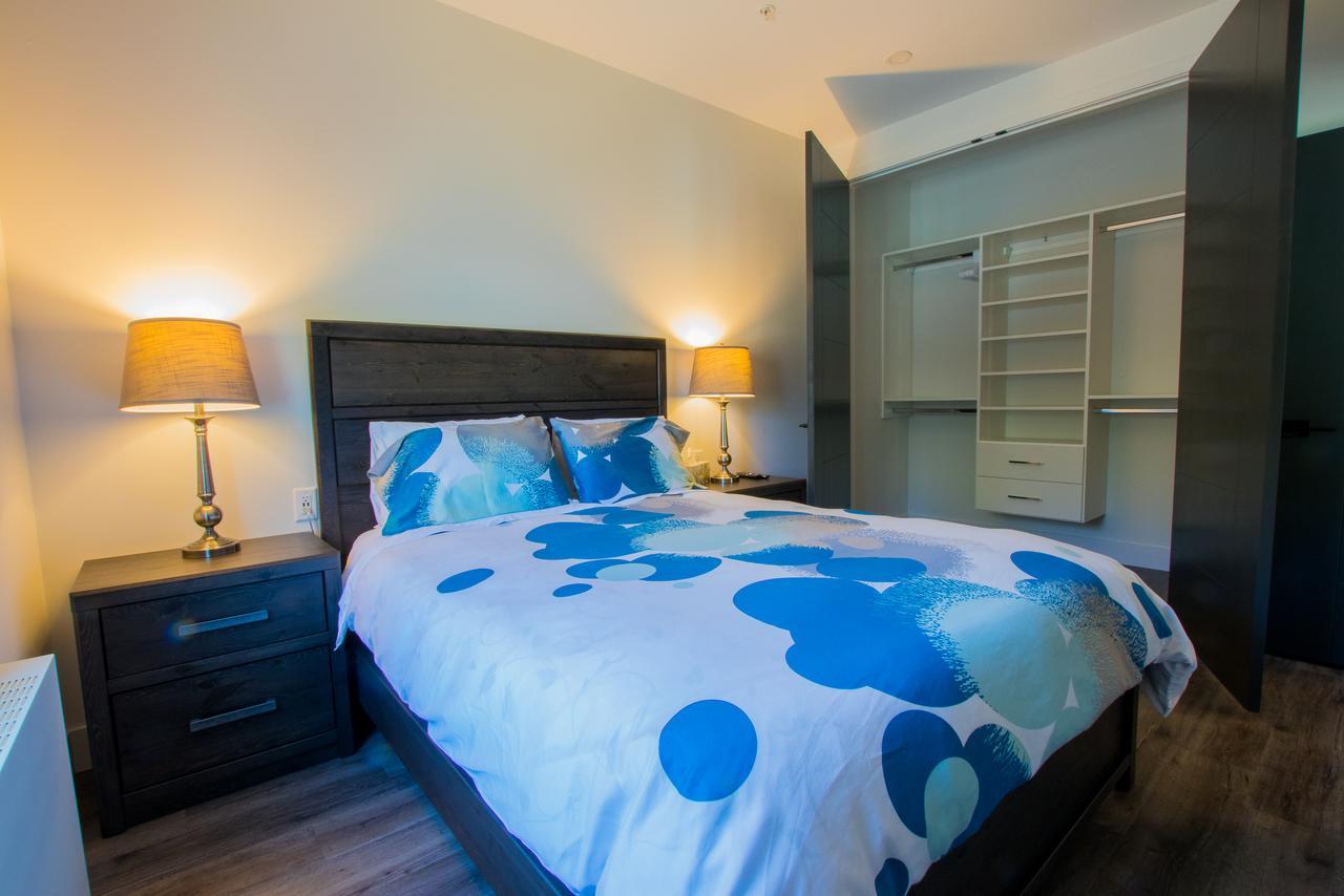 The Burfield Hotell Sun Peaks Exteriör bild
