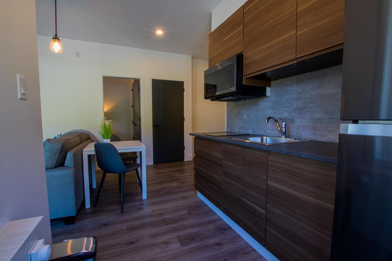 The Burfield Hotell Sun Peaks Exteriör bild