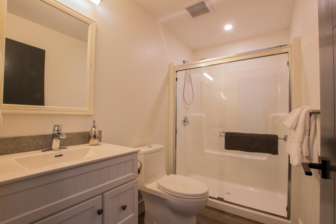 The Burfield Hotell Sun Peaks Exteriör bild